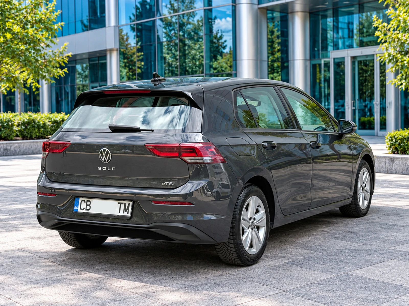 VW Golf 1.5 E-TSI, снимка 4 - Автомобили и джипове - 56706426