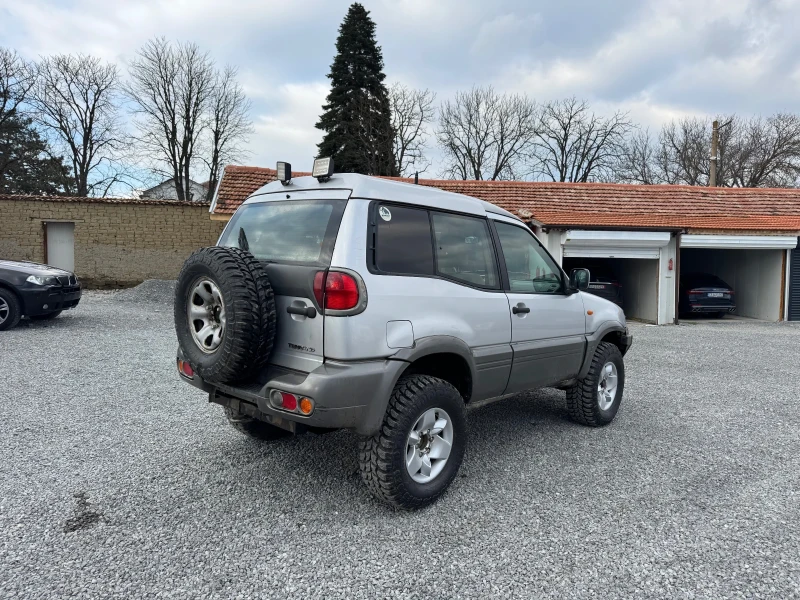 Nissan Terrano 3.0 КЛИМАТИК БЕЗ ТОЧКА РЪЖДА, снимка 5 - Автомобили и джипове - 53462683