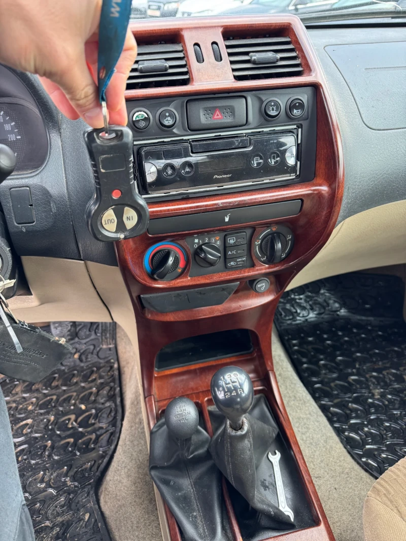 Nissan Terrano 3.0 КЛИМАТИК БЕЗ ТОЧКА РЪЖДА, снимка 13 - Автомобили и джипове - 53462683