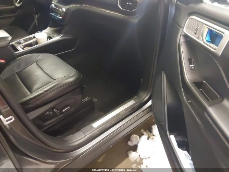 Ford Explorer 2.3l Limited, снимка 5 - Автомобили и джипове - 53576931