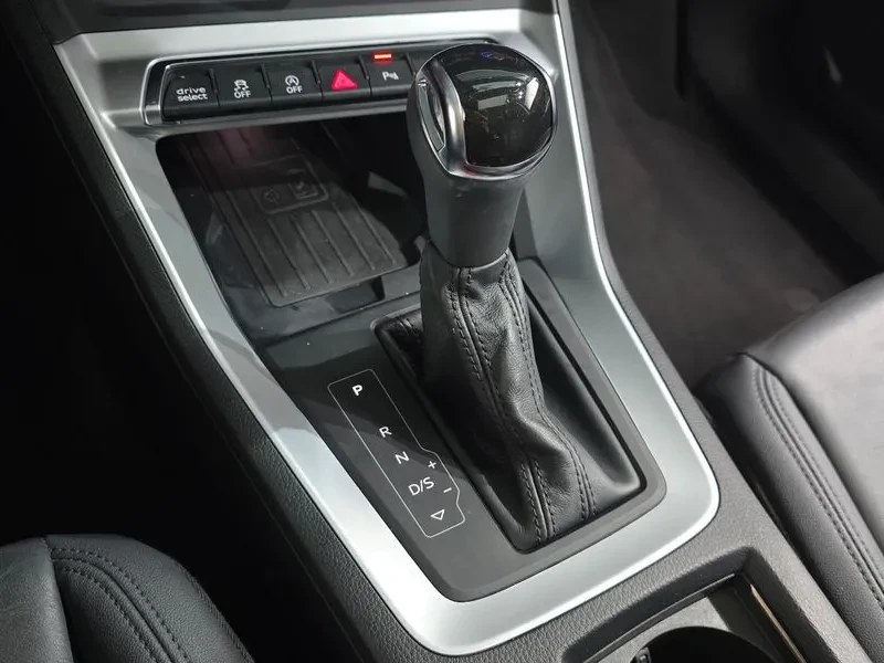 Audi Q3  TDI, снимка 9 - Автомобили и джипове - 54847183