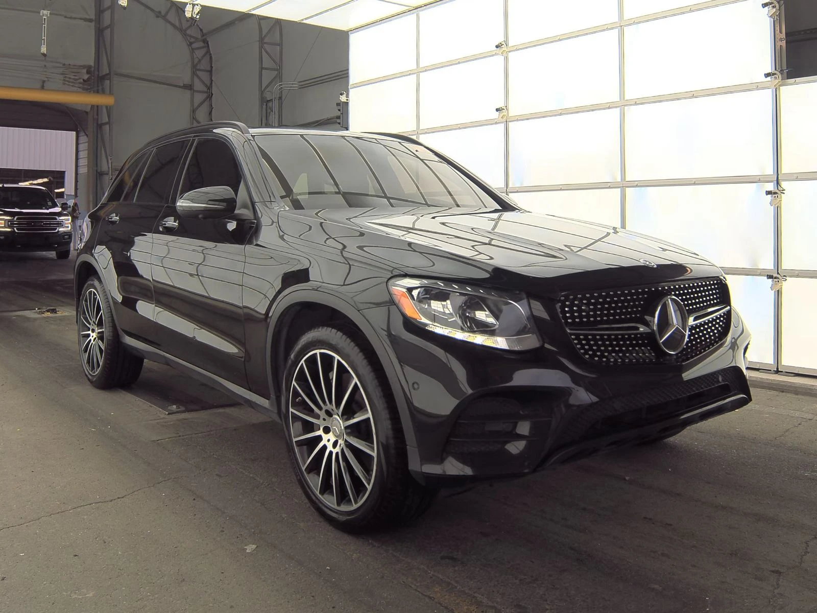 Mercedes-Benz GLC 300 AMG PACK* NIGHT PACK* DESIGNO* PODGREV* OBDUH* PAN - изображение 4