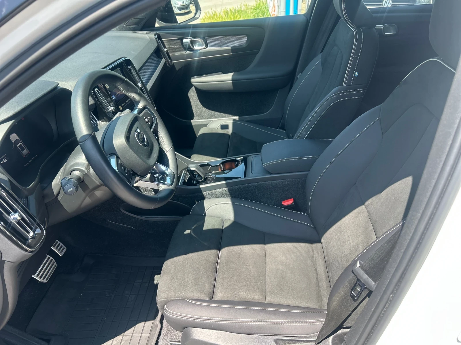Volvo XC40 Recharge / 80kw / Single motor - изображение 9