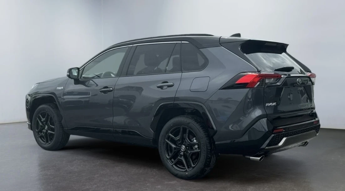 Toyota Rav4 GR Plug in Hybrid 4x4 306кс Наличен в Гаранция - изображение 6