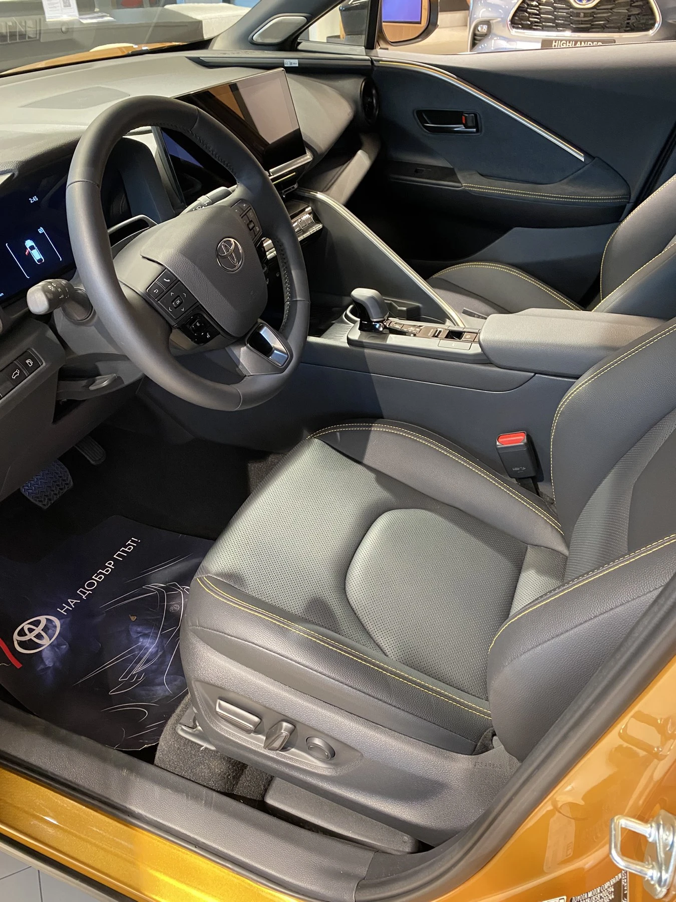 Toyota C-HR Premier Edition - изображение 4