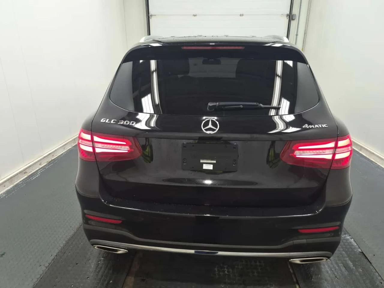 Mercedes-Benz GLC 300 AMG Line * Без инциденти * CARFAX * , снимка 4 - Автомобили и джипове - 54462889