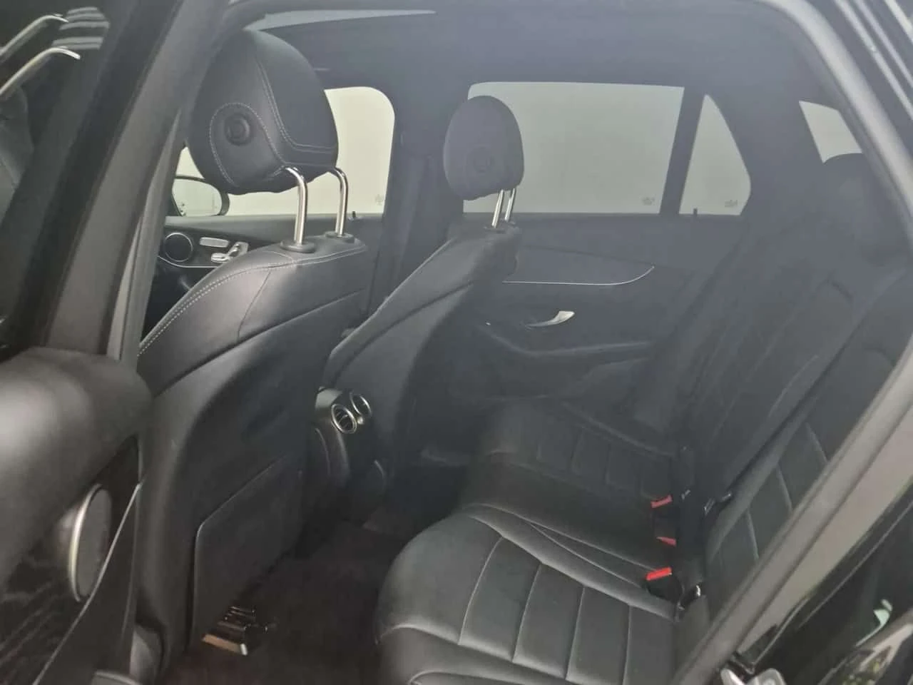 Mercedes-Benz GLC 300 AMG Line * Без инциденти * CARFAX * , снимка 10 - Автомобили и джипове - 54462889