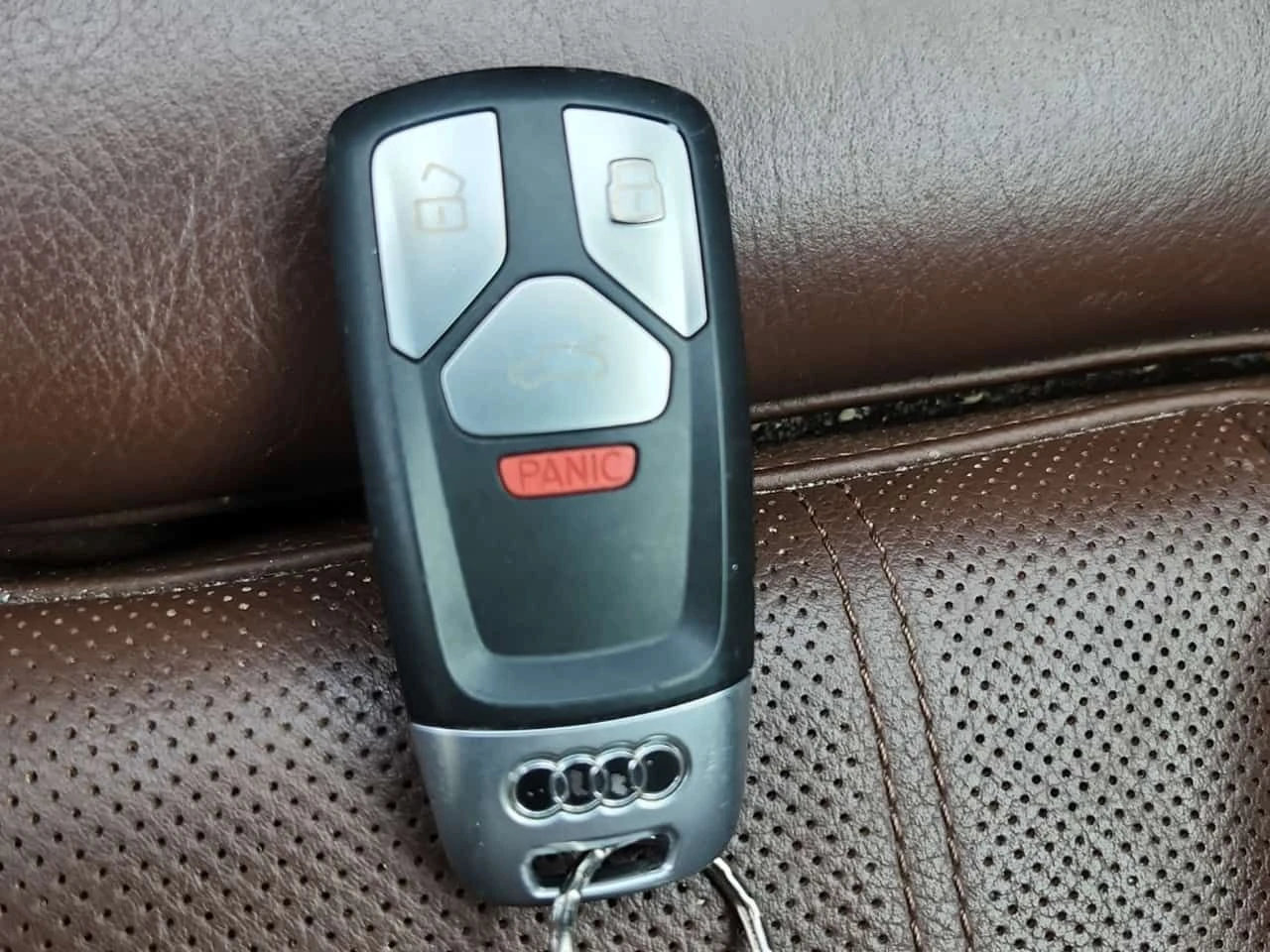 Audi Q5 * PROGRESSIV * CARFAX * ОПЦИЯ ЗА ФИНАНСИРАНЕ, снимка 8 - Автомобили и джипове - 55547255