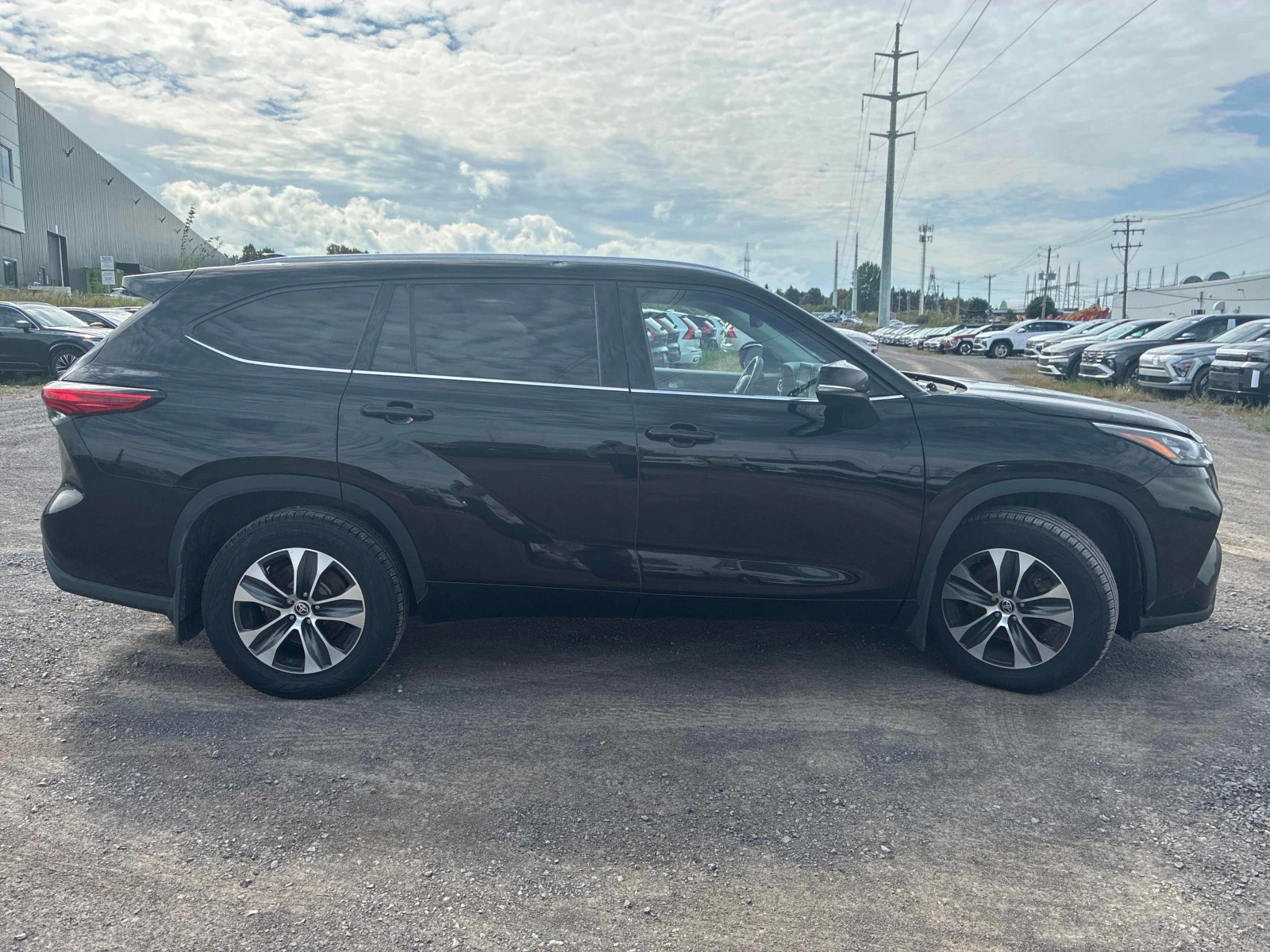 Toyota Highlander * XLE * АВТОКРЕДИТ БЕЗ ПЪРВОНАЧАЛНА ВНОСКА* , снимка 3 - Автомобили и джипове - 56128228