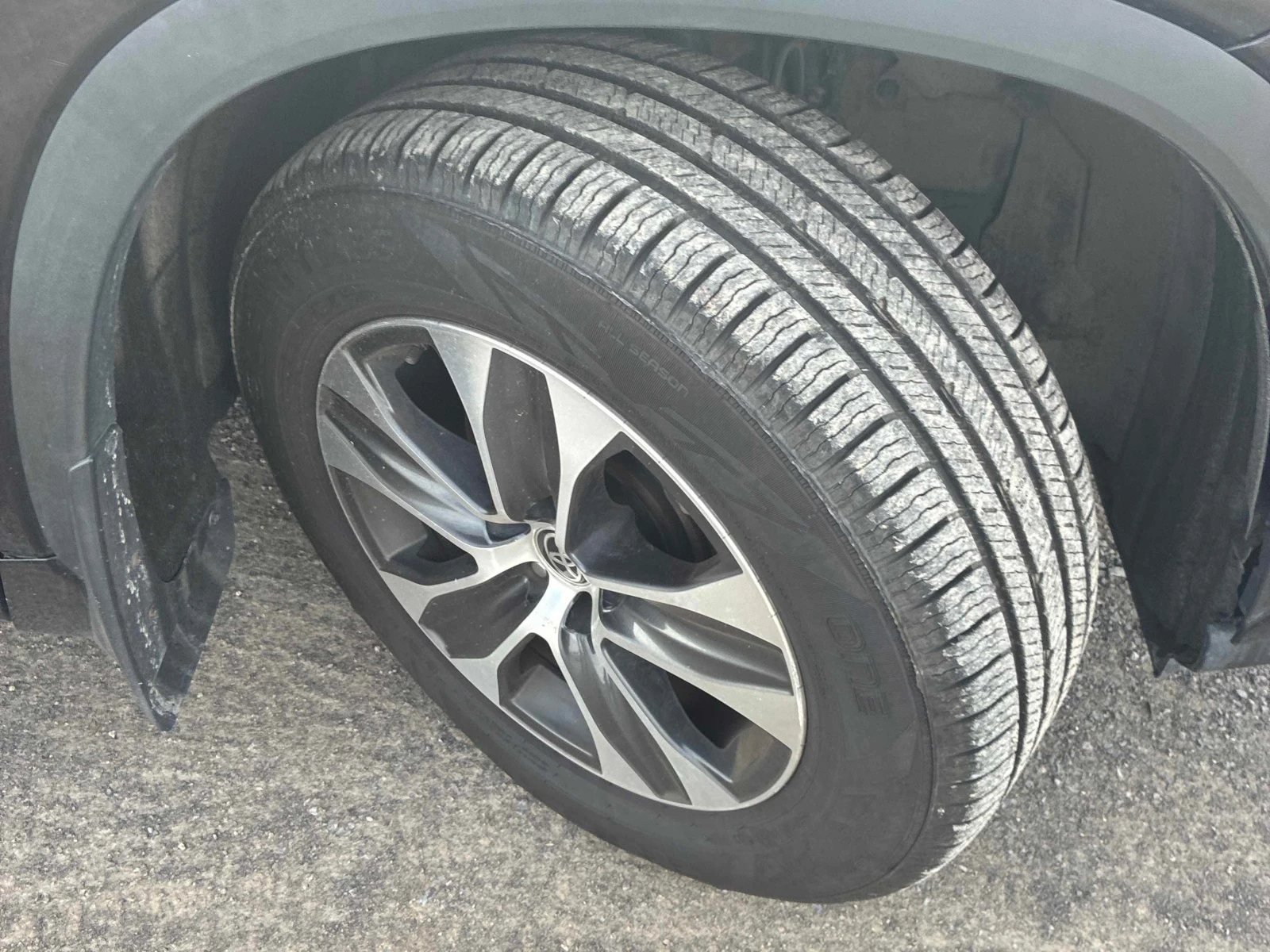 Toyota Highlander * XLE * АВТОКРЕДИТ БЕЗ ПЪРВОНАЧАЛНА ВНОСКА* , снимка 17 - Автомобили и джипове - 56128228