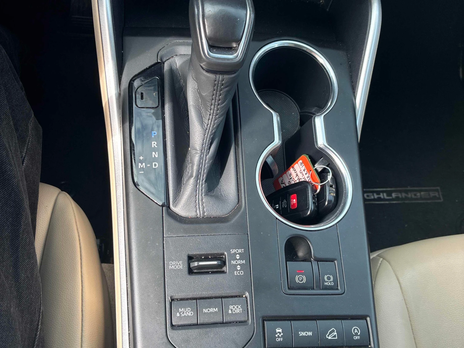 Toyota Highlander * XLE * АВТОКРЕДИТ БЕЗ ПЪРВОНАЧАЛНА ВНОСКА* , снимка 13 - Автомобили и джипове - 56128228