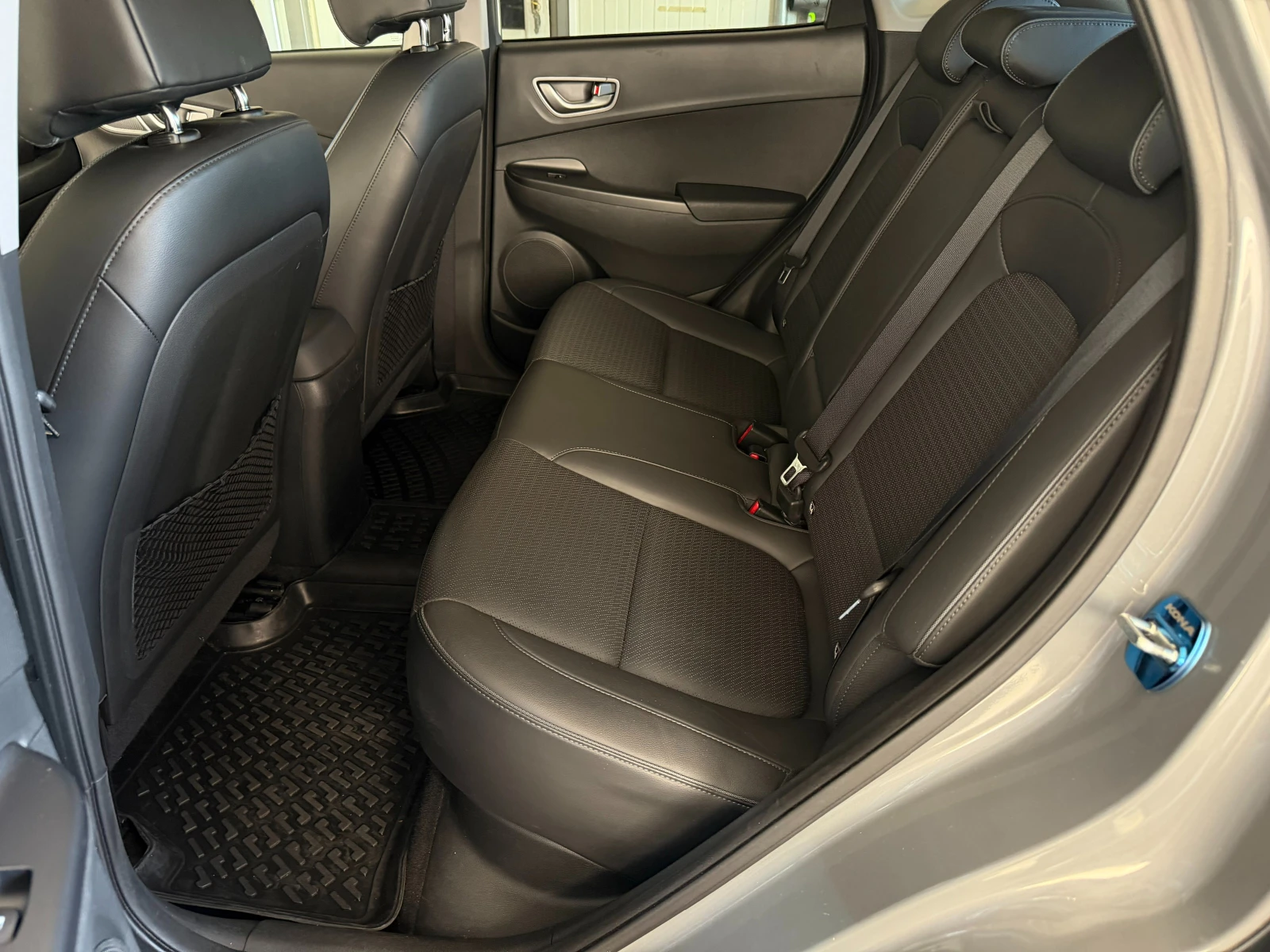 Hyundai Kona  150 kW  2WD* СЕРВИЗНА КНИЖКА С ПЪЛНА ИСТОРИЯ, снимка 8 - Автомобили и джипове - 56222149