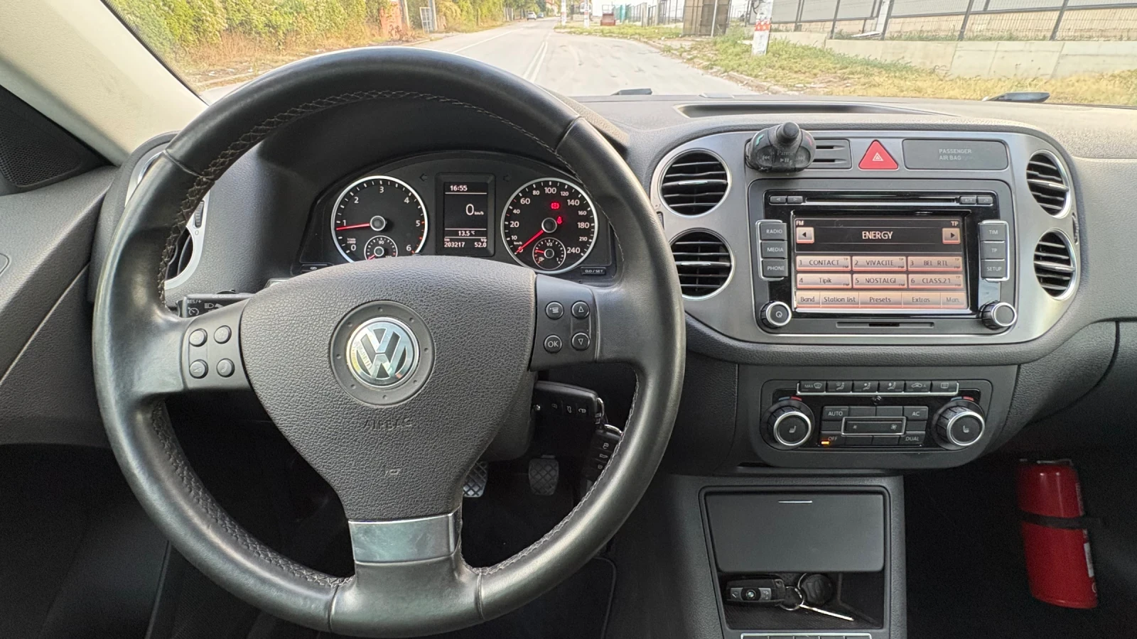 VW Tiguan 2.0 TDI , снимка 6 - Автомобили и джипове - 56502937