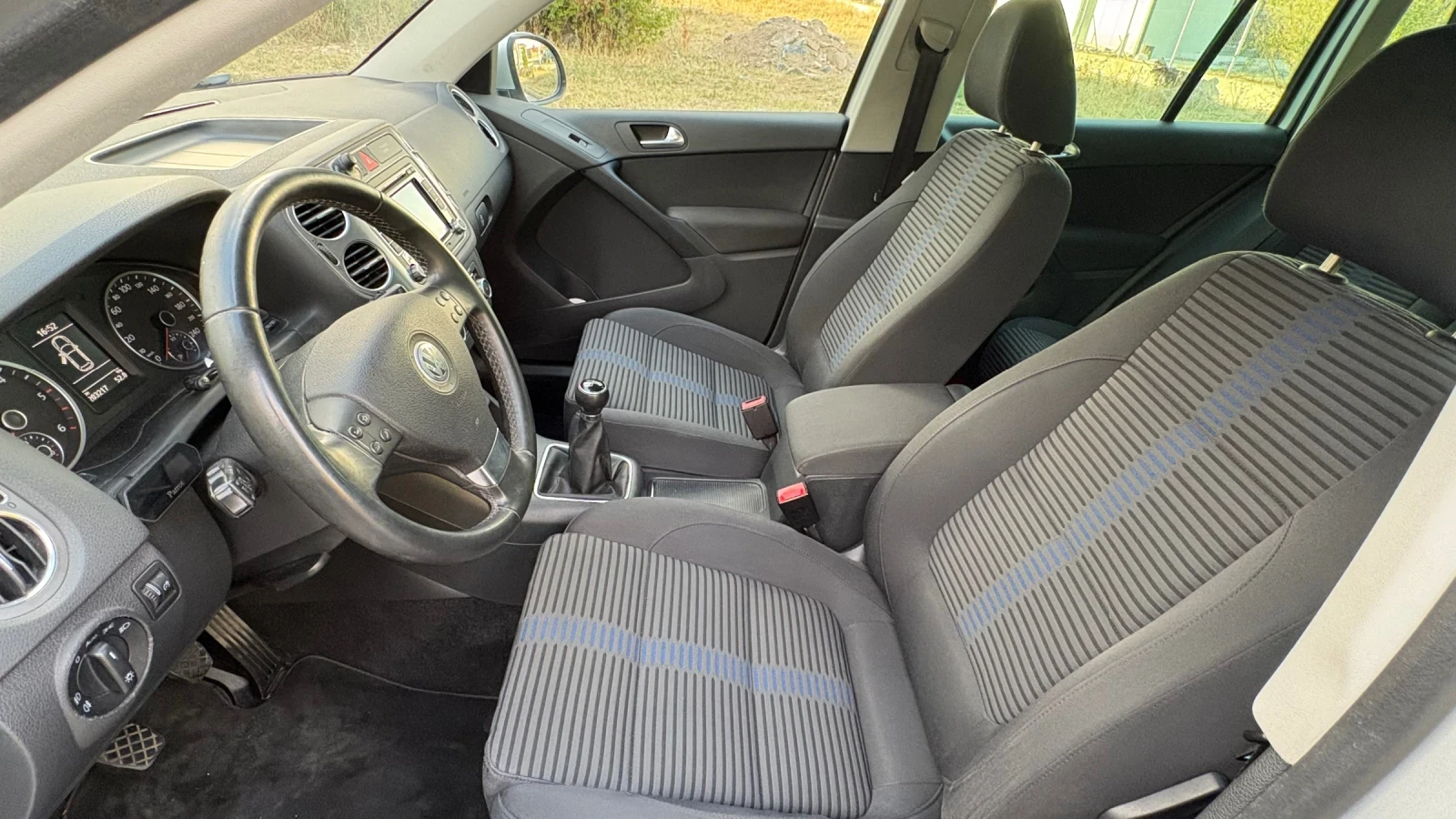 VW Tiguan 2.0 TDI , снимка 7 - Автомобили и джипове - 56502937