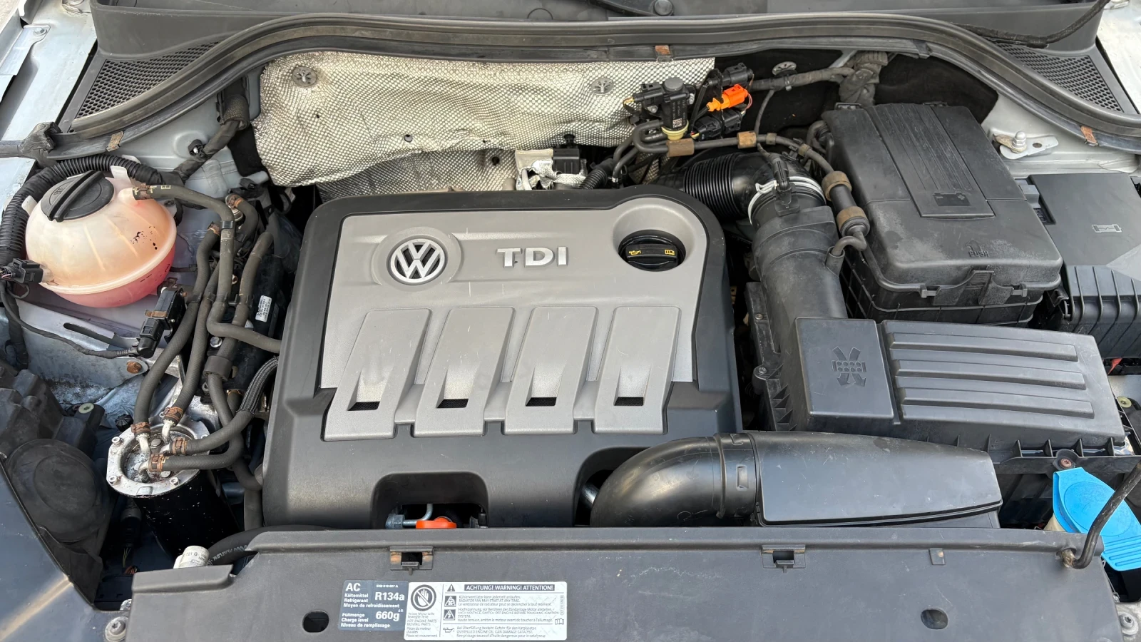 VW Tiguan 2.0 TDI , снимка 13 - Автомобили и джипове - 56502937
