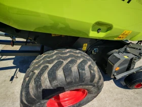      Claas Variant 360RC      