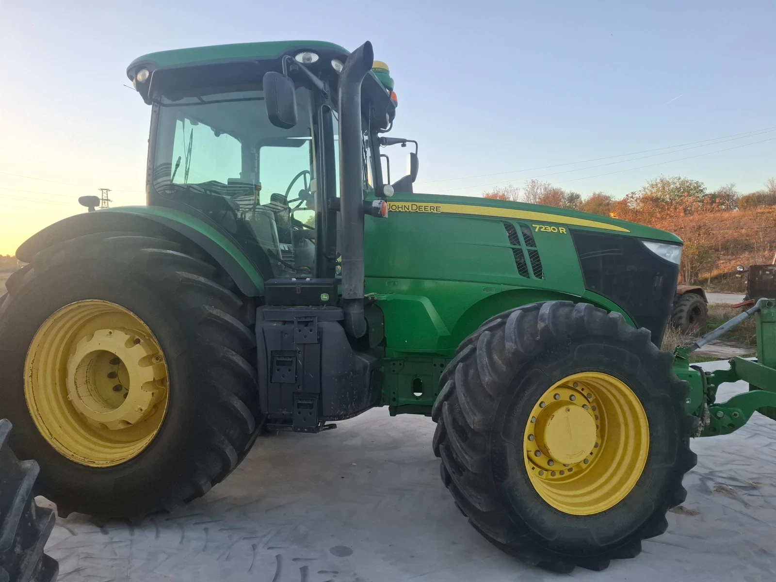  John Deere 7230R | Mobile.bg   5