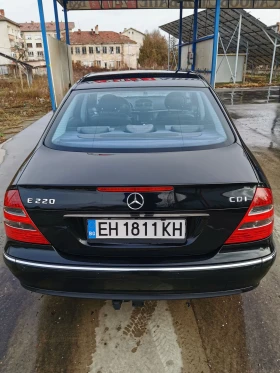 Mercedes-Benz E 220 Elegance, снимка 6