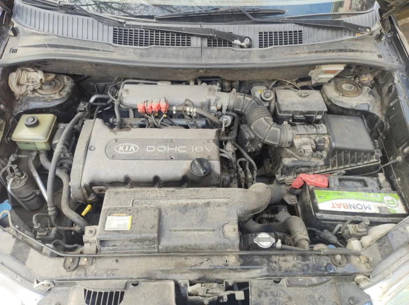 Kia Carens 1, 8i, снимка 7 - Автомобили и джипове - 47401551