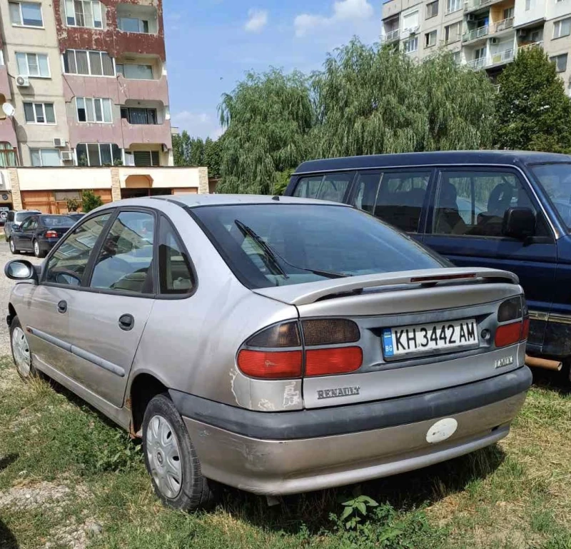 Renault Laguna 2.0, снимка 3 - Автомобили и джипове - 47664356