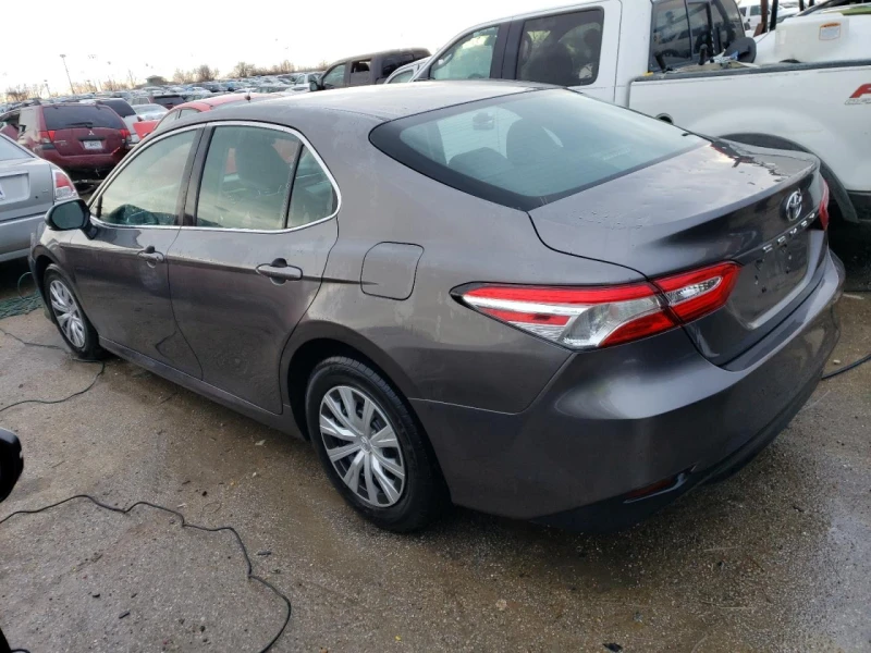 Toyota Camry L, снимка 2 - Автомобили и джипове - 47967792