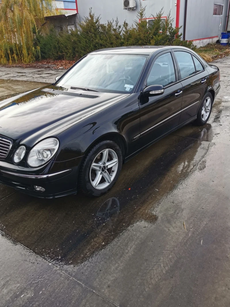 Mercedes-Benz E 220 Elegance, снимка 1 - Автомобили и джипове - 48228110