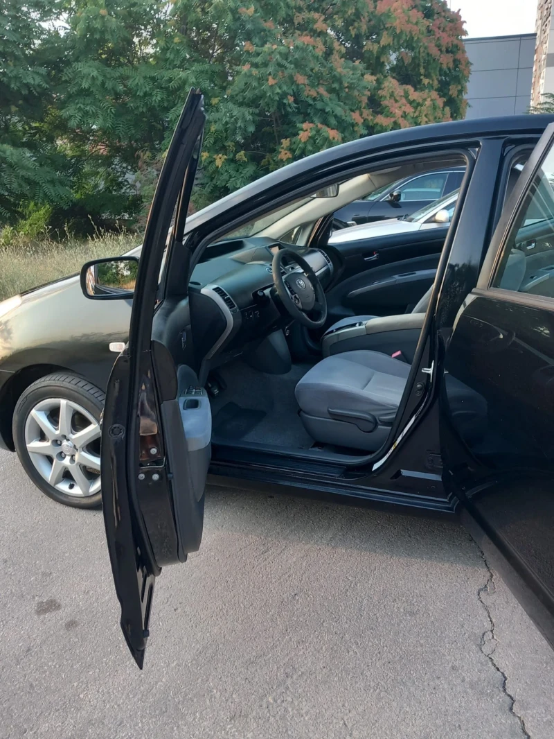 Toyota Prius, снимка 7 - Автомобили и джипове - 52674318