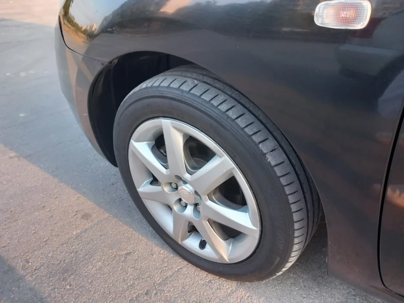 Toyota Prius, снимка 15 - Автомобили и джипове - 52674318