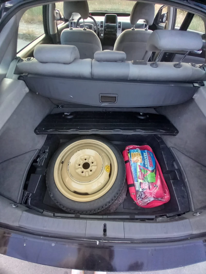 Toyota Prius, снимка 9 - Автомобили и джипове - 52674318