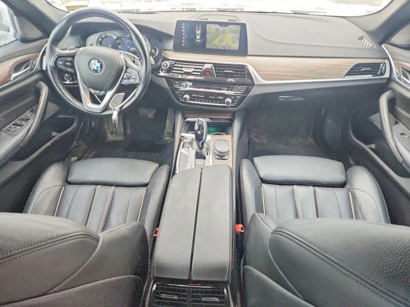 BMW 530 XI* Подгреви* Камера* Harman Kardon, снимка 8 - Автомобили и джипове - 53416503