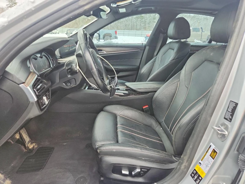 BMW 530 XI* Подгреви* Камера* Harman Kardon, снимка 7 - Автомобили и джипове - 53416503