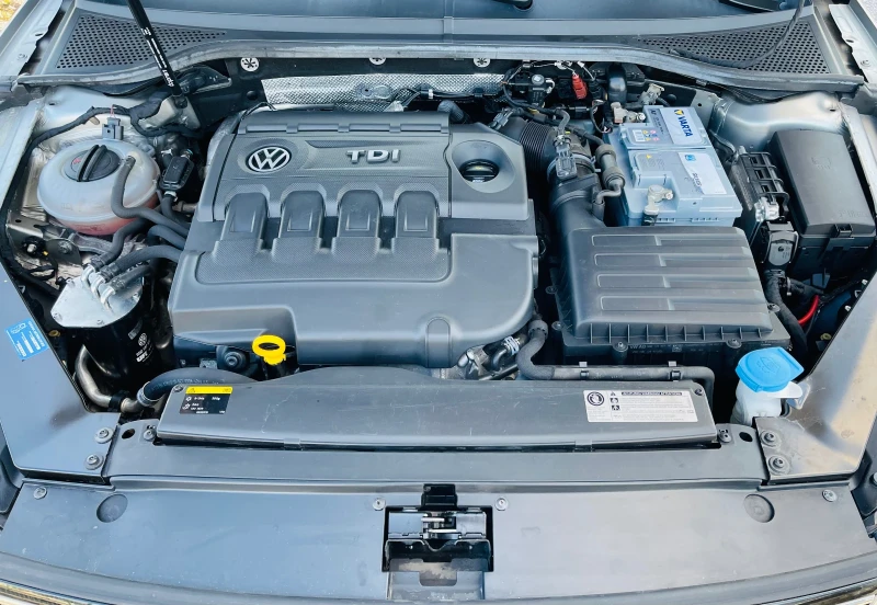 VW Passat 1.6 TDI 120 k.c * Автоматик* Оригинални километри*, снимка 17 - Автомобили и джипове - 53600548