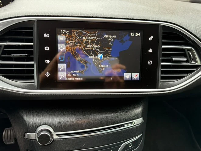 Peugeot 308 1.6 BlueHDI 120к.с., снимка 6 - Автомобили и джипове - 53583640