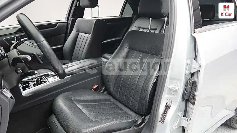 Mercedes-Benz E 350 4MATIC| PANO| ОБДУХ| DISTRONIC| ВКЛЮЧЕН ТЕХНОТЕСТ, снимка 14 - Автомобили и джипове - 54242640