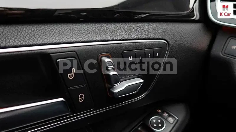 Mercedes-Benz E 350 4MATIC| PANO| ОБДУХ| DISTRONIC| ВКЛЮЧЕН ТЕХНОТЕСТ, снимка 8 - Автомобили и джипове - 54242640