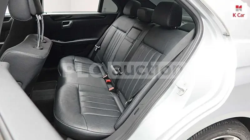 Mercedes-Benz E 350 4MATIC| PANO| ОБДУХ| DISTRONIC| ВКЛЮЧЕН ТЕХНОТЕСТ, снимка 12 - Автомобили и джипове - 54242640