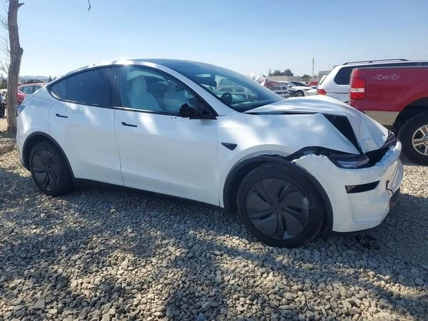 Tesla Model Y, снимка 5 - Автомобили и джипове - 56082360