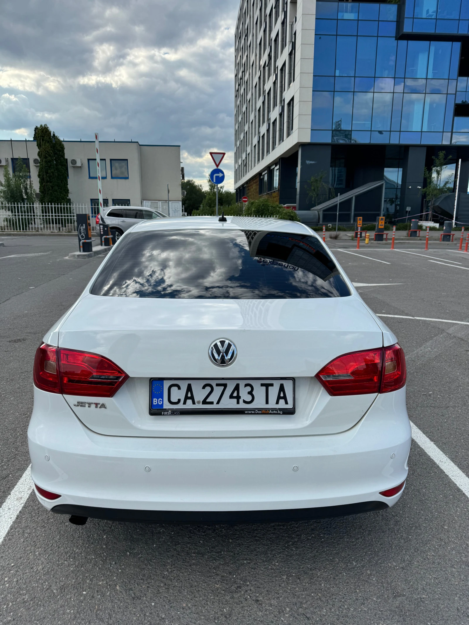 VW Jetta  - изображение 7