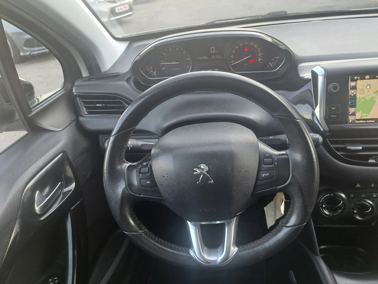 Peugeot 208 1.2VTI-URBANSOUL-NAVI-EU6 - изображение 7