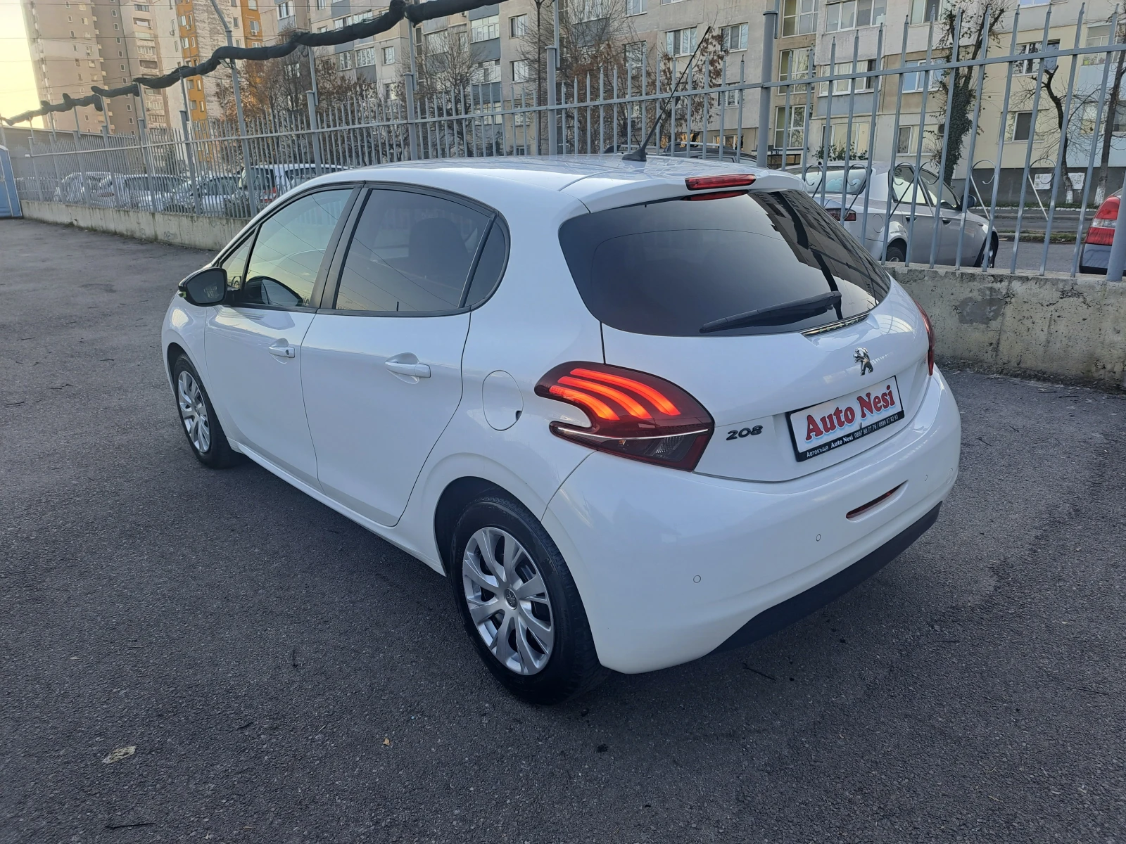 Peugeot 208 1.2VTI-URBANSOUL-NAVI-EU6 - изображение 4