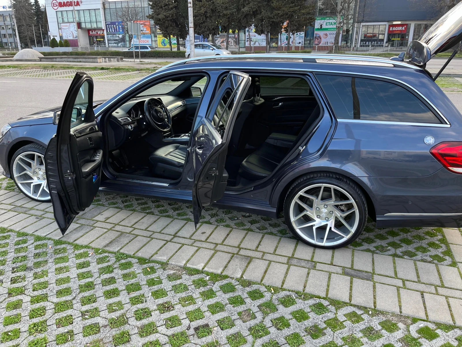 Mercedes-Benz E 300  - изображение 4