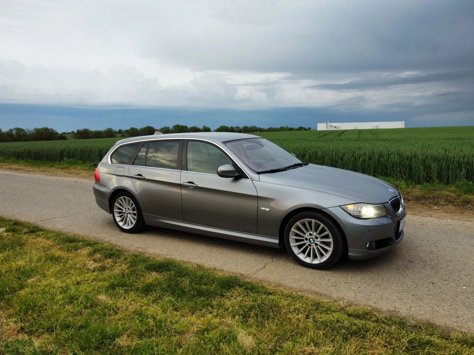 BMW 325 LCI 3.0 M57 197к.с. задно - изображение 4