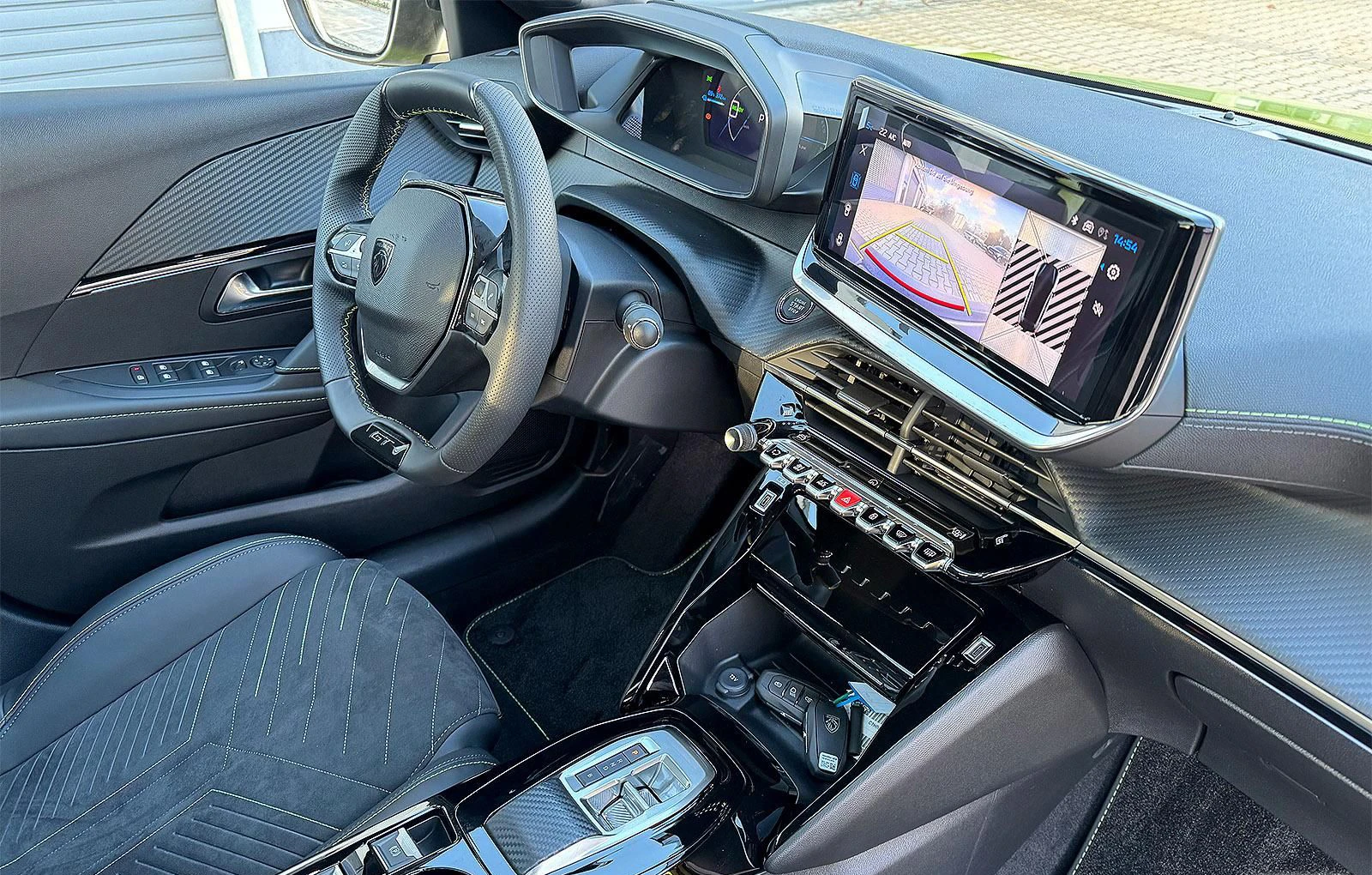 Peugeot 208 !/ELECTRIC/GT+ /156HP/360/PANO/140e | Mobile.bg   12