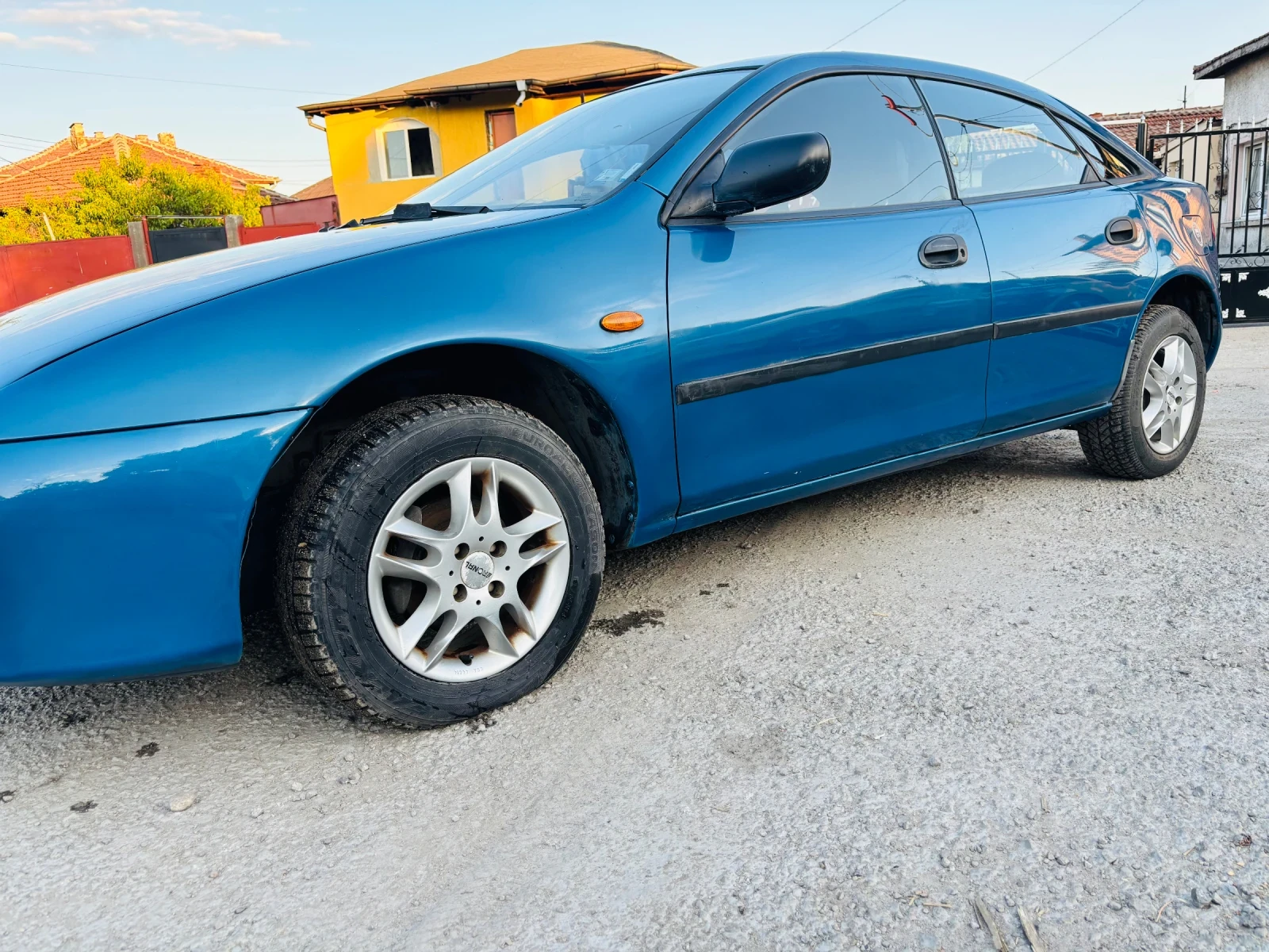 Mazda 323  - изображение 4