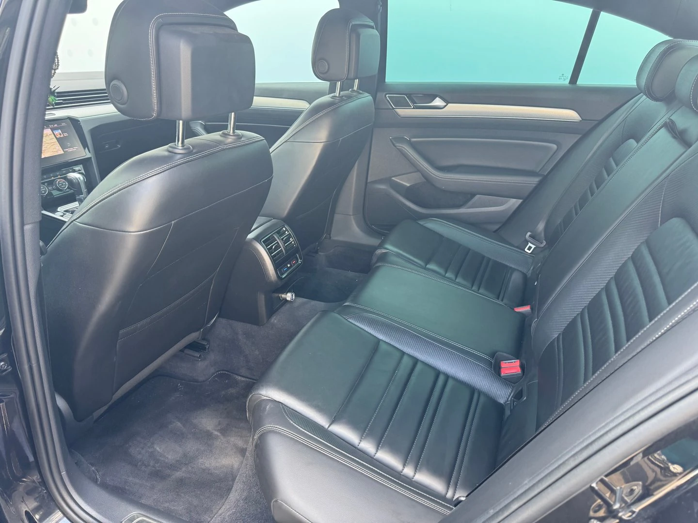 VW Passat 2.0 TDI SCR DSG Highline | Mobile.bg — изображение 8