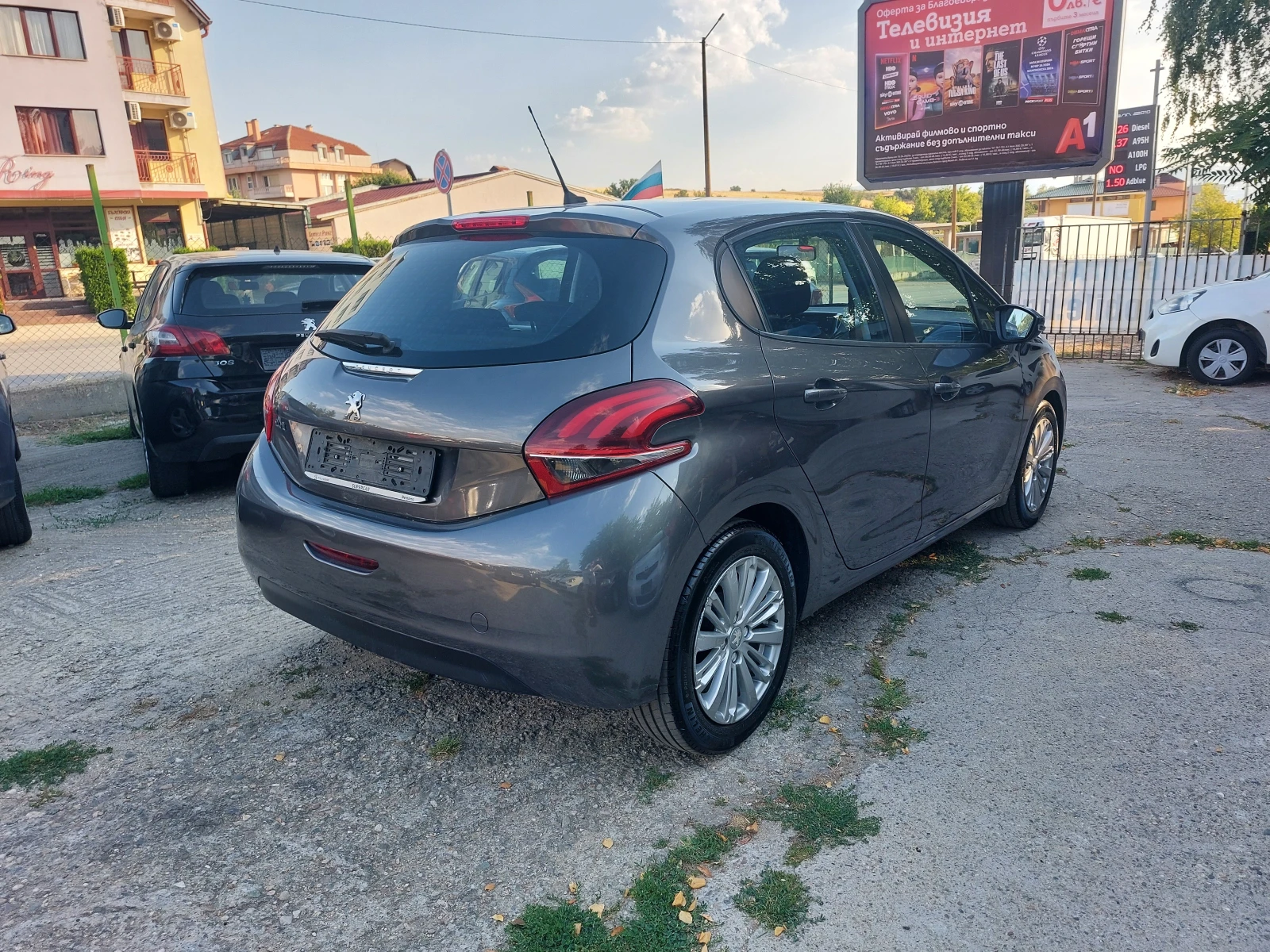 Peugeot 208 1.2i* 36м. х 430лв.*  - изображение 4