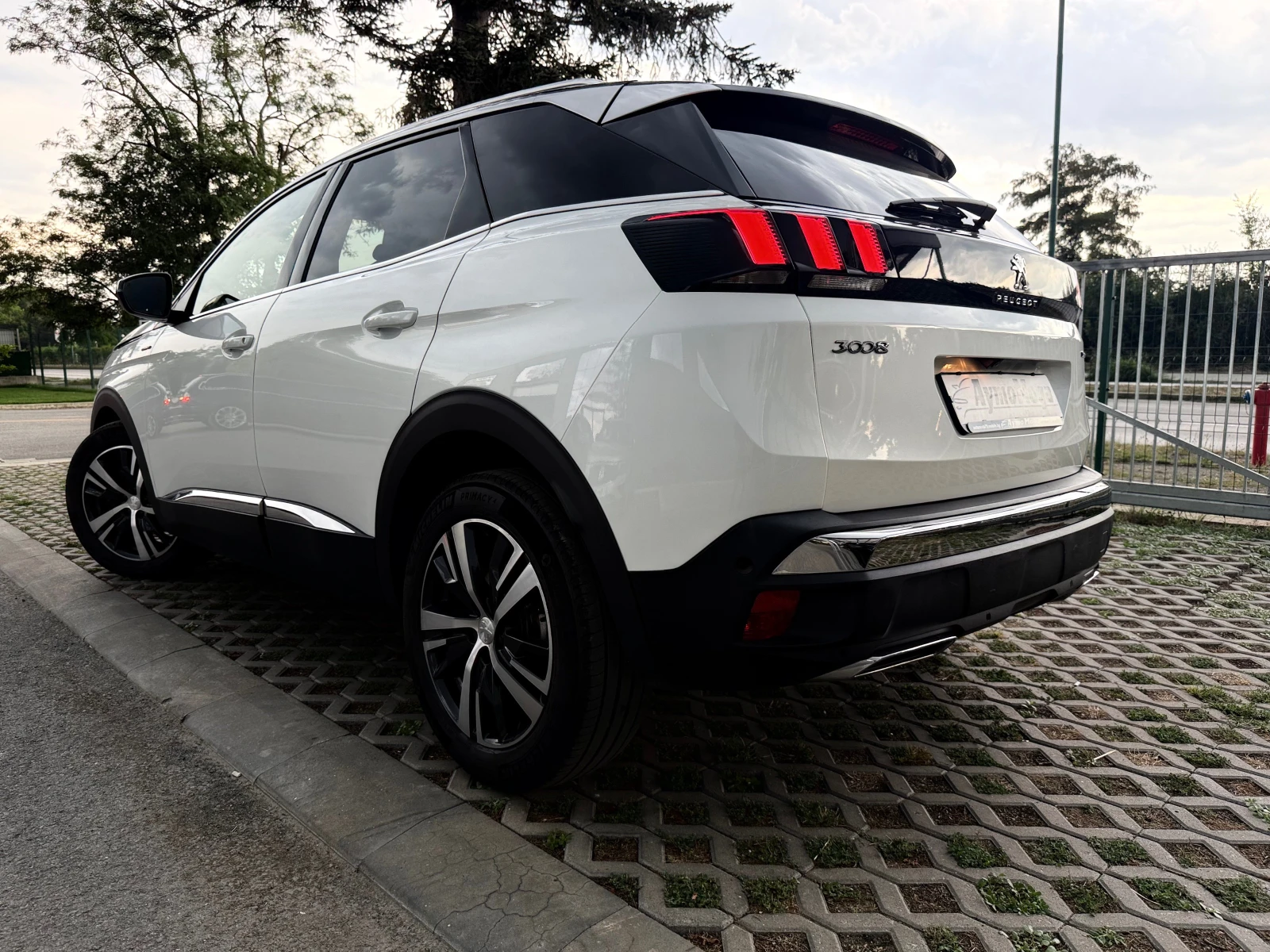 Peugeot 3008 1.5 GT LINE AVTOMAT - изображение 3