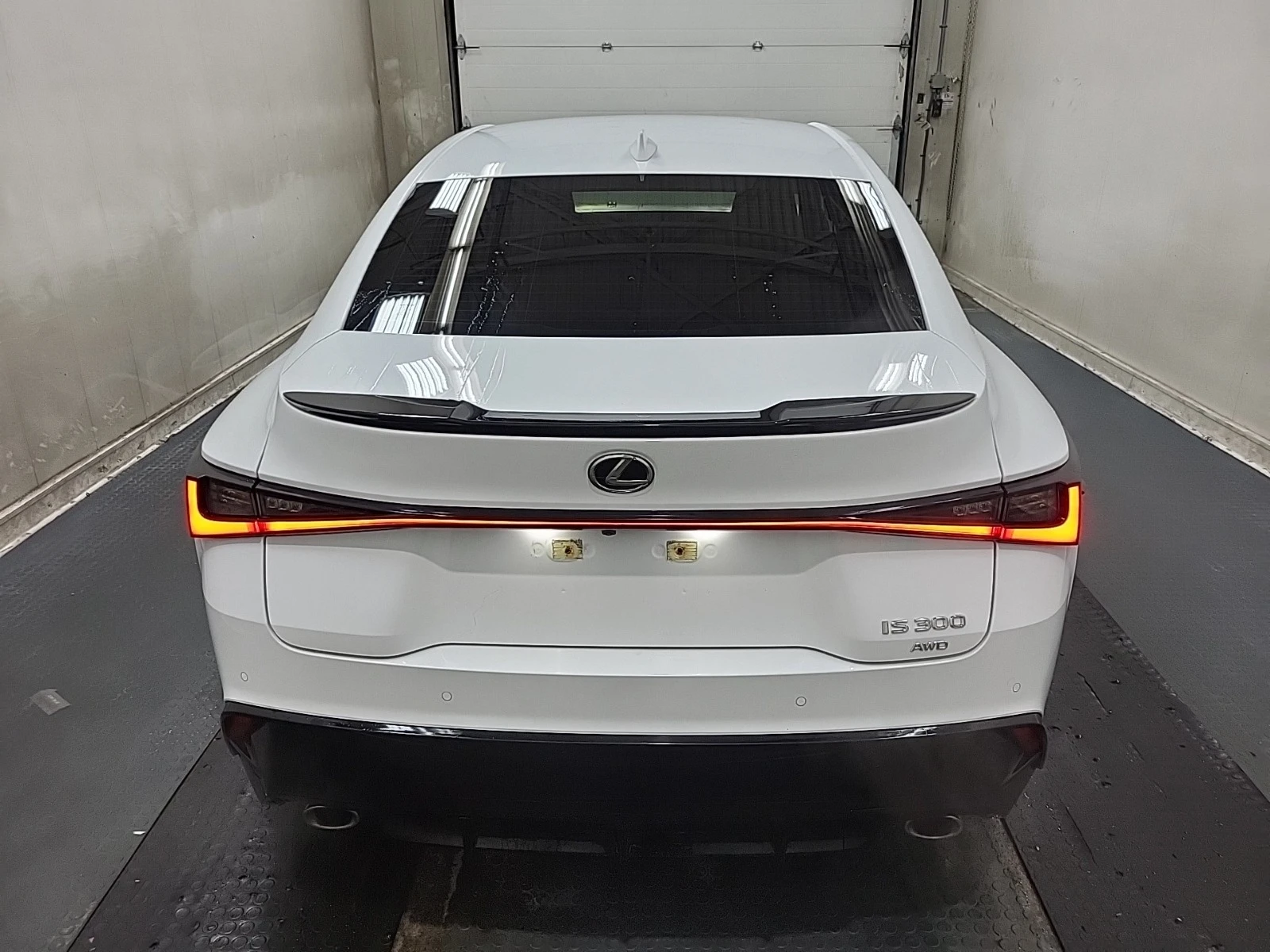 Lexus IS 350 F-SPORT * * CARFAX * *   * *  | Mobile.bg   4