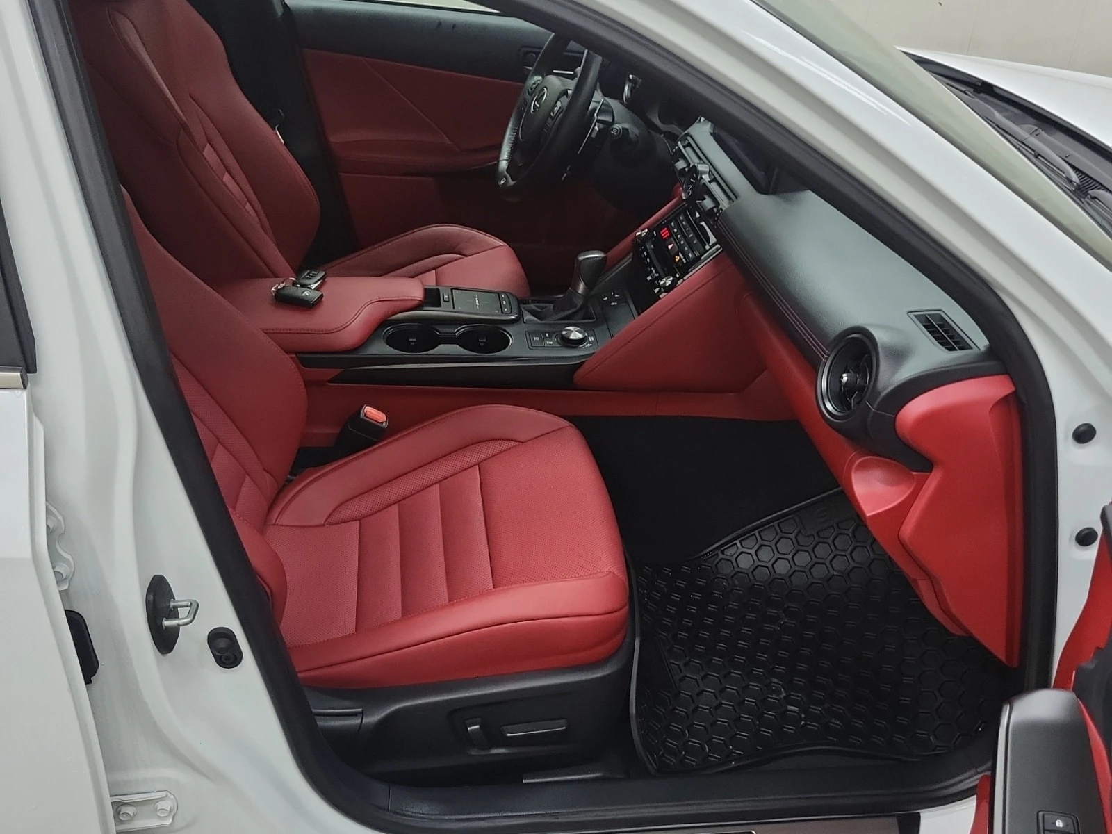 Lexus IS 350 F-SPORT * * CARFAX * *   * *  | Mobile.bg   10