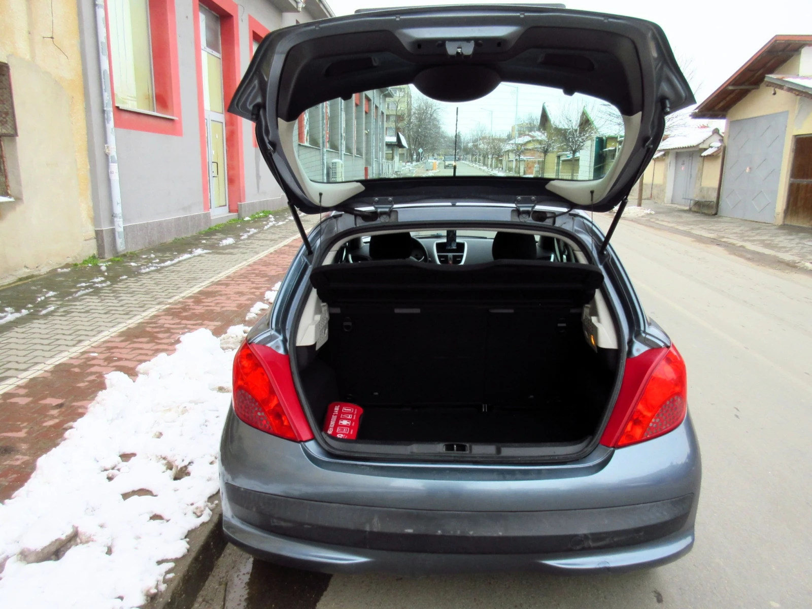 Peugeot 207 1.4 HDI Facelift | Mobile.bg � ����������� 6